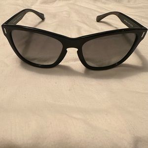 Coach wayfarer sunglasses with hard case